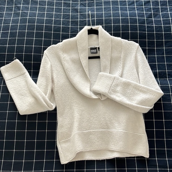 D&G white cardigan/ Sweater bought in Rome Italy - Picture 2 of 4